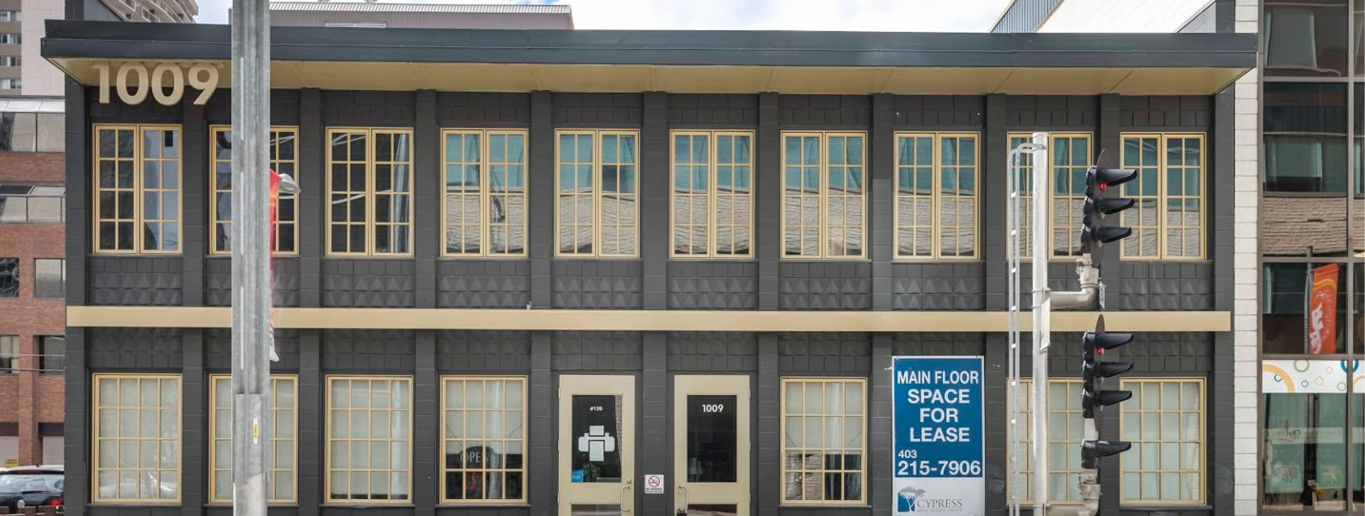 Exterior view of Downtown Masjid Calgary building